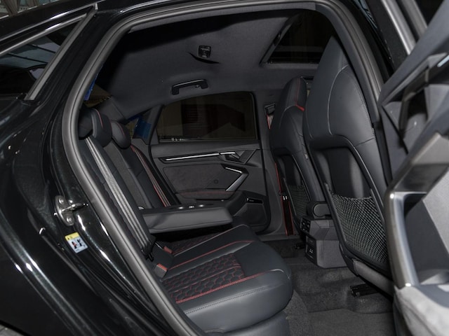 Audi RS3 Quattro S-Tronic Sedan