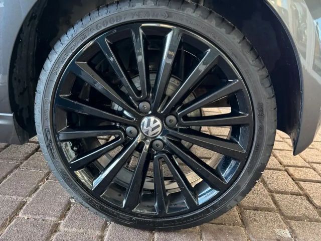 Volkswagen up! 1.0 TSI R-Line