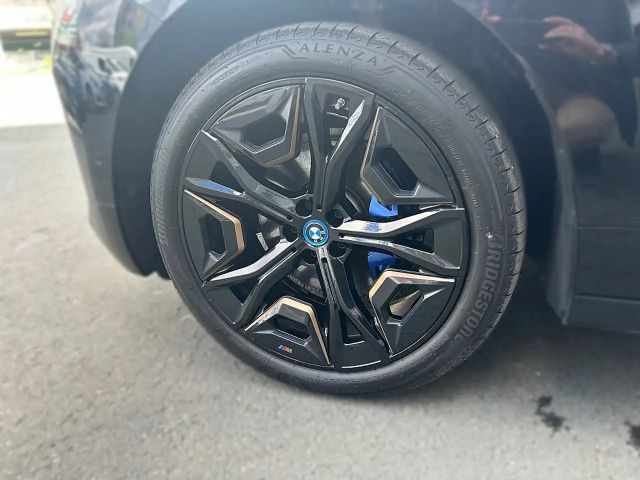 BMW iX xDrive40