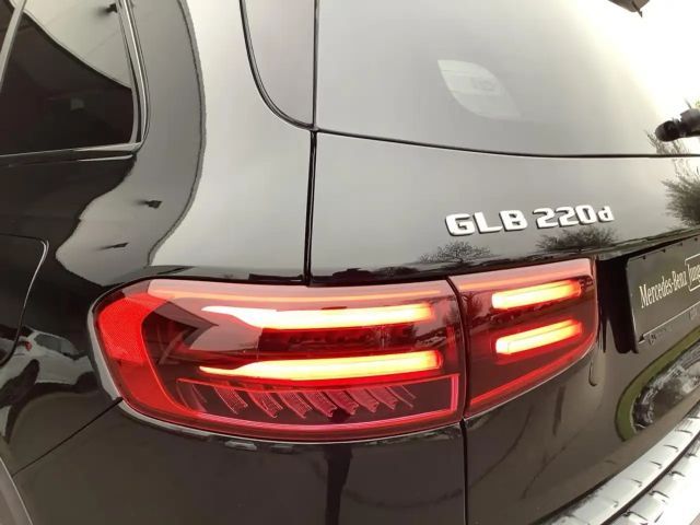 Mercedes-Benz GLB 220 4MATIC AMG Line GLB 220 d