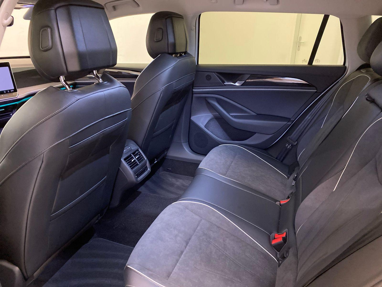 Volkswagen Passat 1.5 eTSI Business Variant