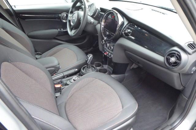 MINI Cooper 5-deurs Essential