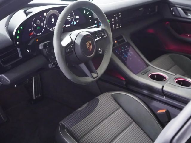 Porsche Taycan 4 Cross Turismo