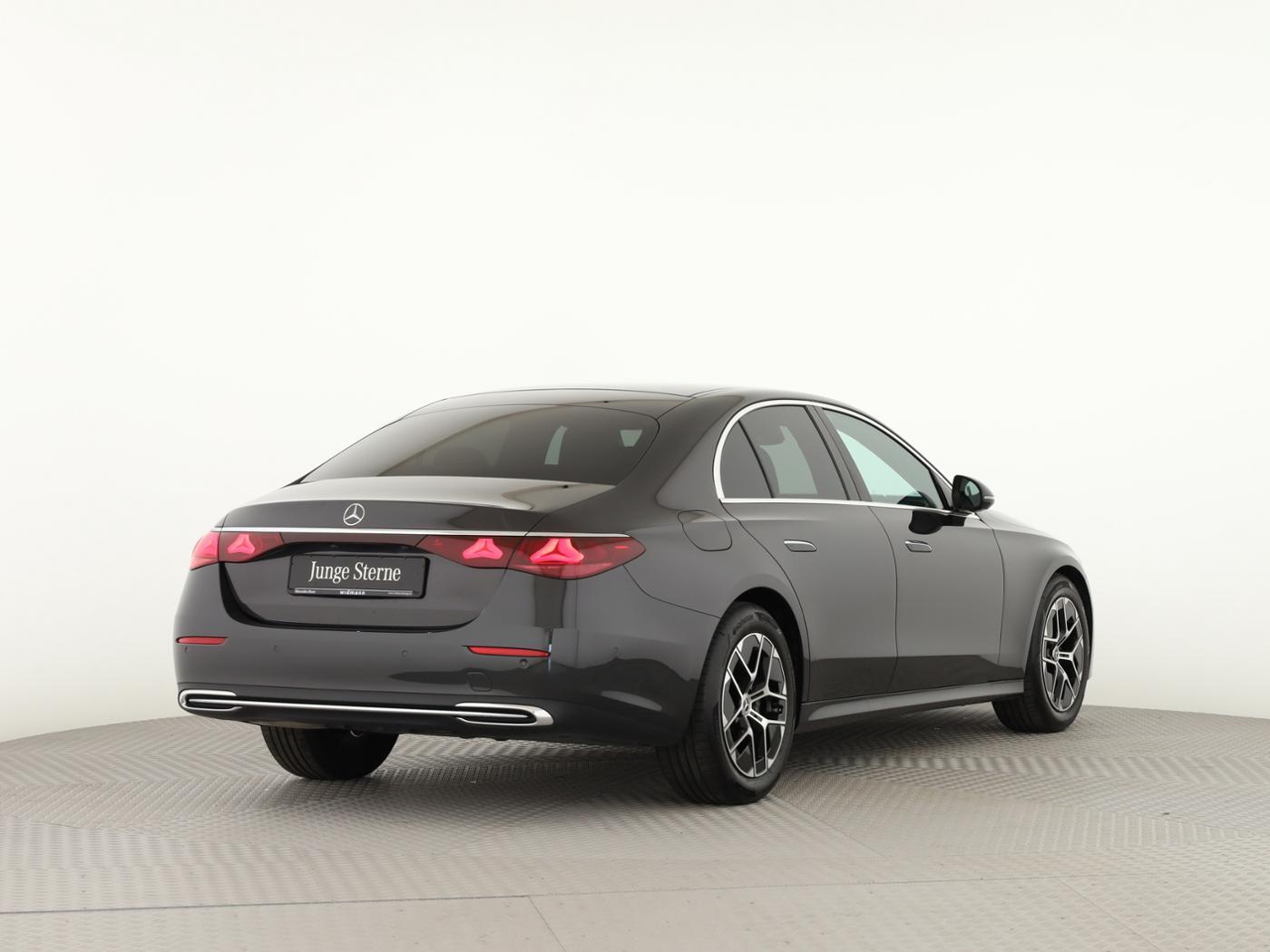 Mercedes-Benz E 200 AVANTGARDE Premium Sedan