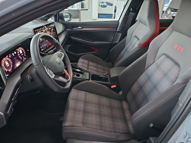 Volkswagen Golf 2.0 TSI DSG IQ.Drive