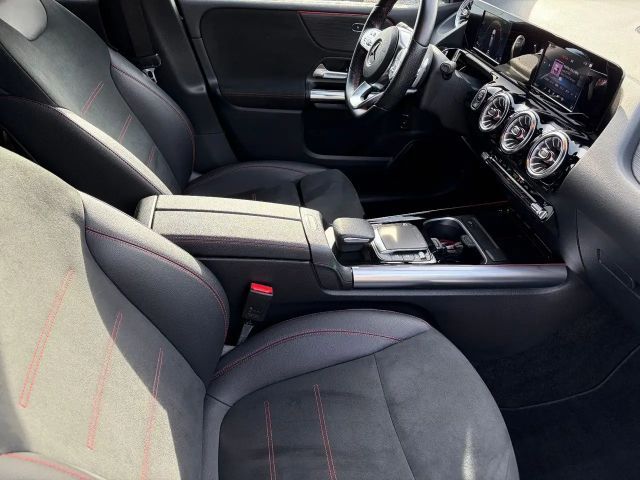 Mercedes-Benz B 200 AMG Line Sedan