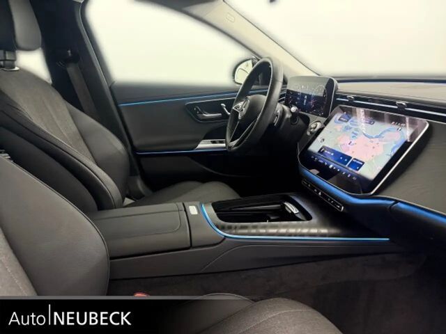 Mercedes-Benz E 200 AVANTGARDE Sedan