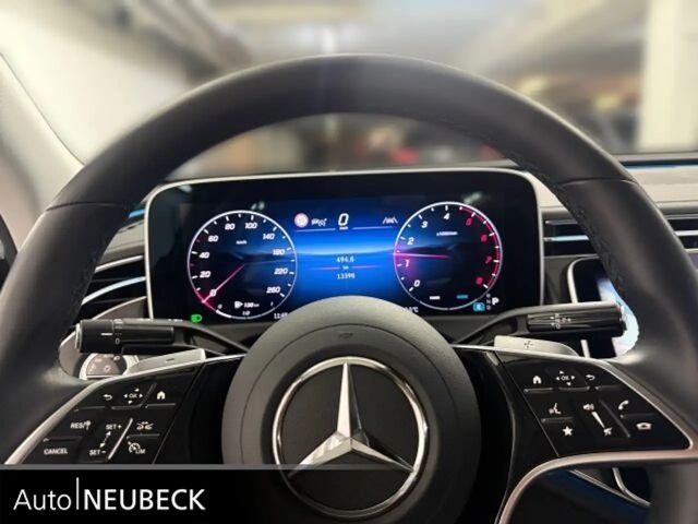 Mercedes-Benz E 200 AVANTGARDE Sedan