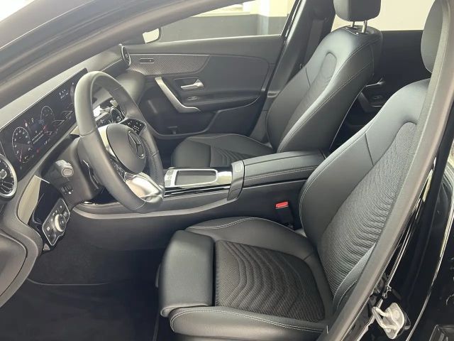 Mercedes-Benz A 180 Progressive