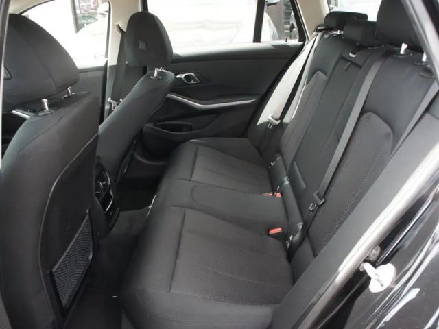 BMW 320 320e Advantage pakket xDrive