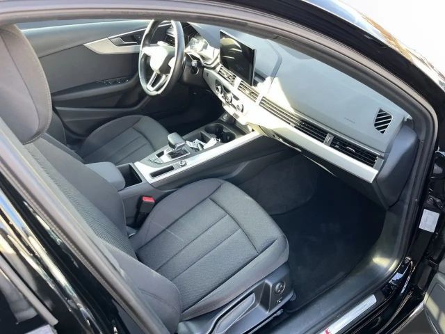 Audi A4 35 TFSI S-Line