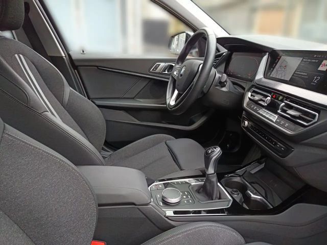 BMW 118 118i Sedan Sport Line