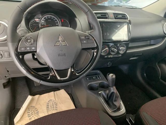 Mitsubishi Space Star Star