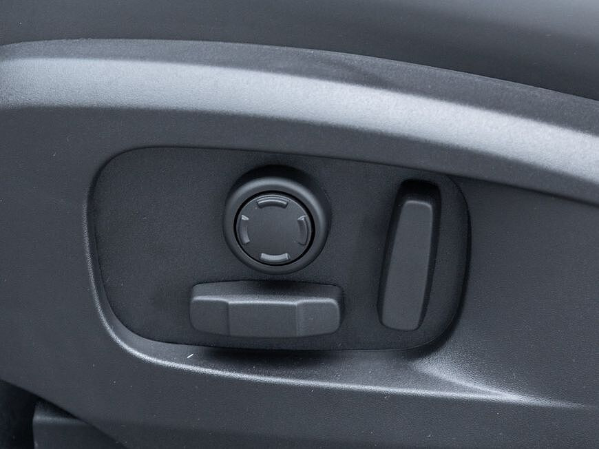 Land Rover Defender 110 Dynamic SE