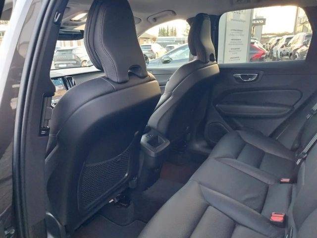 Volvo XC60 AWD Dark Plus