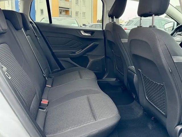 Ford Focus Cool & Connect