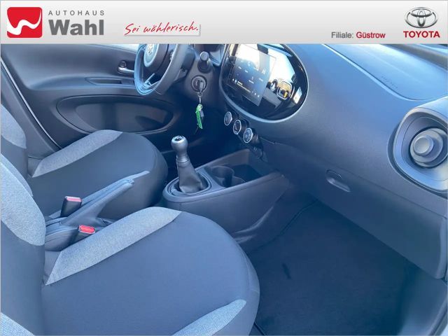 Toyota Aygo X 1.0 VVT-i Play