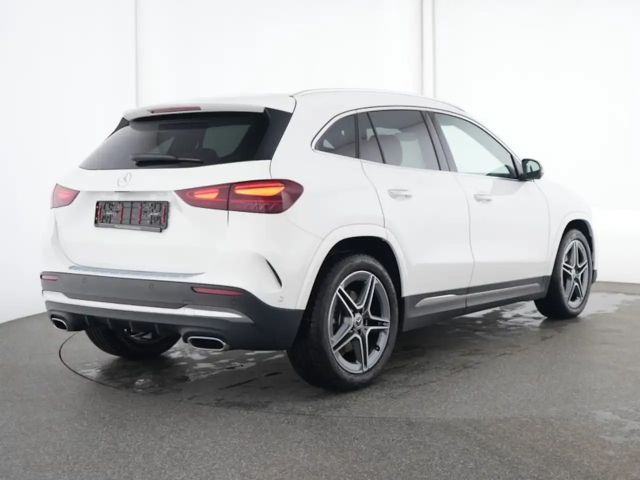 Mercedes-Benz GLA 220 4MATIC AMG Line GLA 220 d