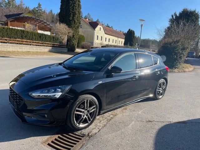 Ford Focus EcoBoost ST Line