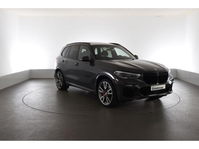 BMW X5 M50i
