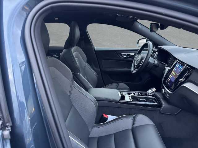 Volvo V60 AWD Dark Hybrid T6 Ultra