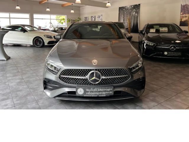 Mercedes-Benz A 180 AMG Line