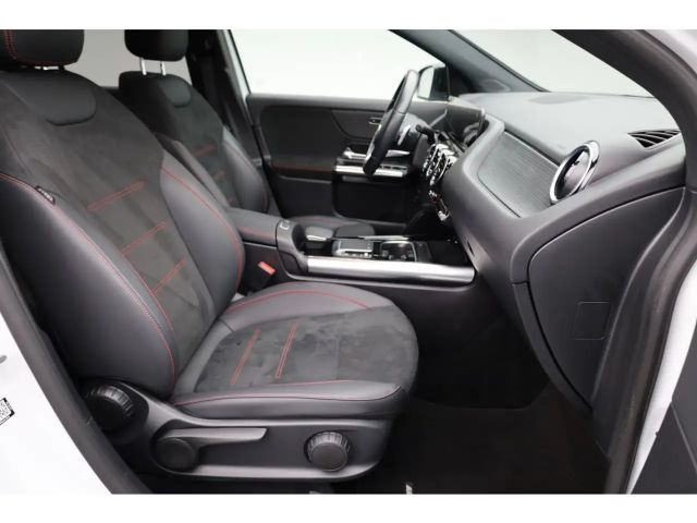 Mercedes-Benz GLA 200 AMG Line