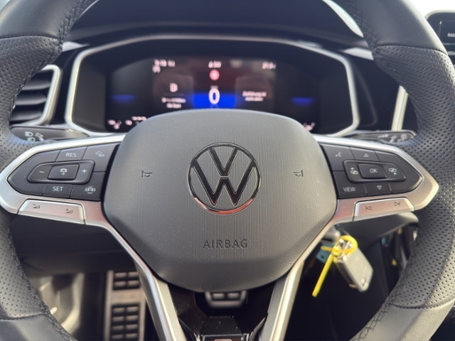 Volkswagen T-Roc 1.5l TSI NAV+LED+STH+AHK+REAR+ACC