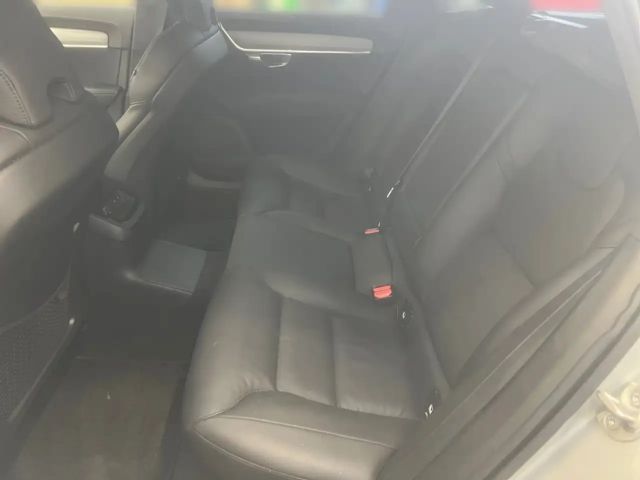 Volvo V90 AWD Dark Plus T6