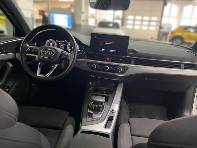 Audi A4 40 TDI Avant S-Line S-Tronic