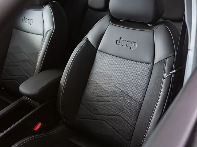 Jeep Avenger Full-Electric Summit