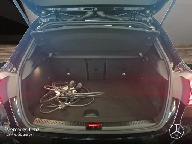 Mercedes-Benz A 250 A 250 e AMG Line