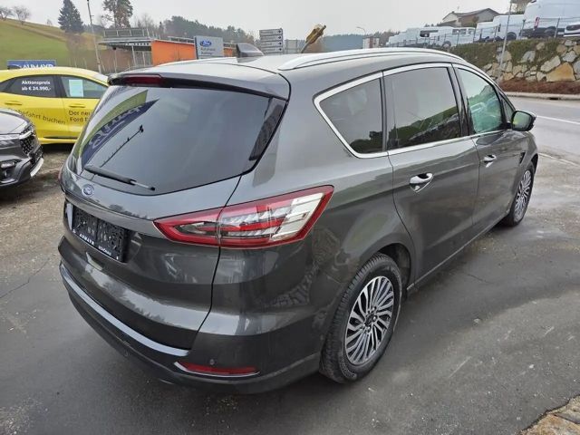 Ford S-Max Titanium
