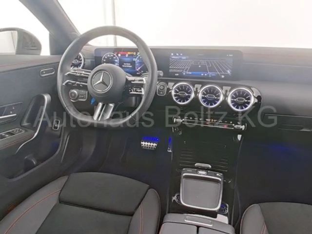 Mercedes-Benz CLA 200 AMG Line Coupé