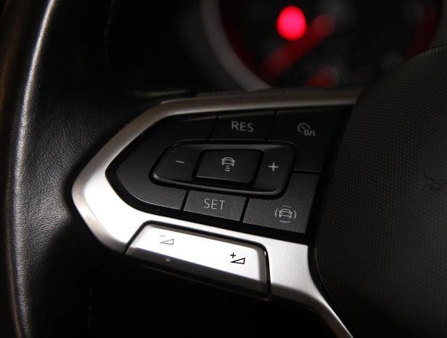 Volkswagen Tiguan 2.0 TDI DSG, Panorama,Navi,Sitzhzg...