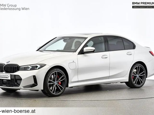 BMW 330 330e Sedan xDrive