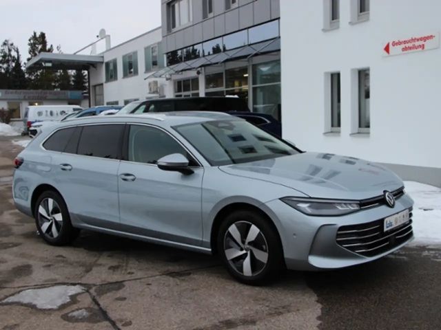 Volkswagen Passat 1.5 eTSI Business DSG Variant