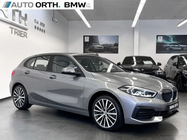 BMW 120 120i Sedan
