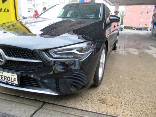 Mercedes-Benz CLA 180 7G-DCT Navi/SHZ/RFK/LED/16Tkm