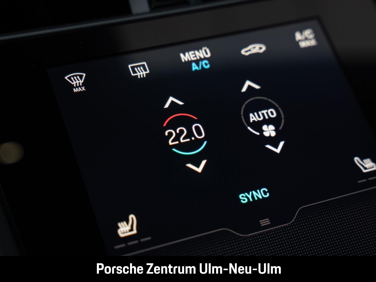 Porsche Taycan 4 Cross Turismo