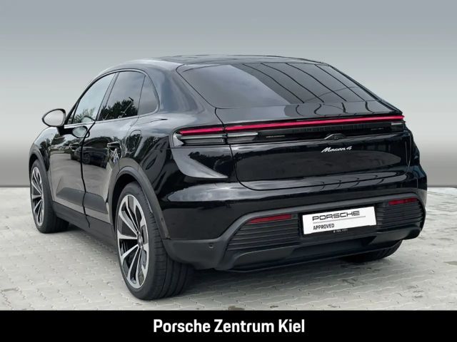 Porsche Macan 4