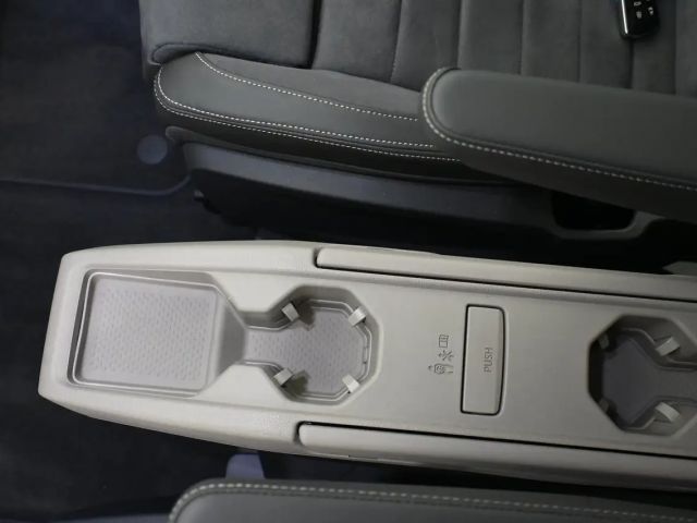 Volkswagen Multivan Style T7