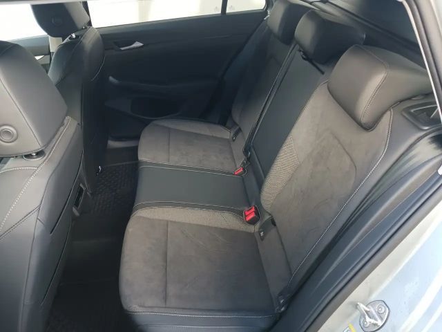 Volkswagen Golf 1.5 TSI Business Life Variant