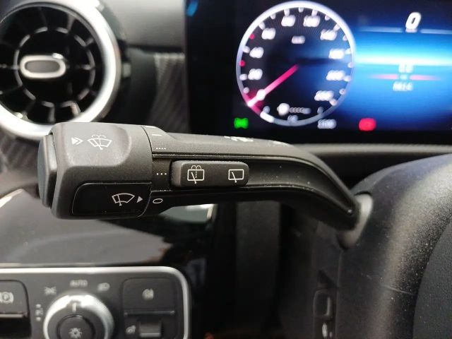 Mercedes-Benz A 180 LENKRADHEIZUNG LED HP KAMERA