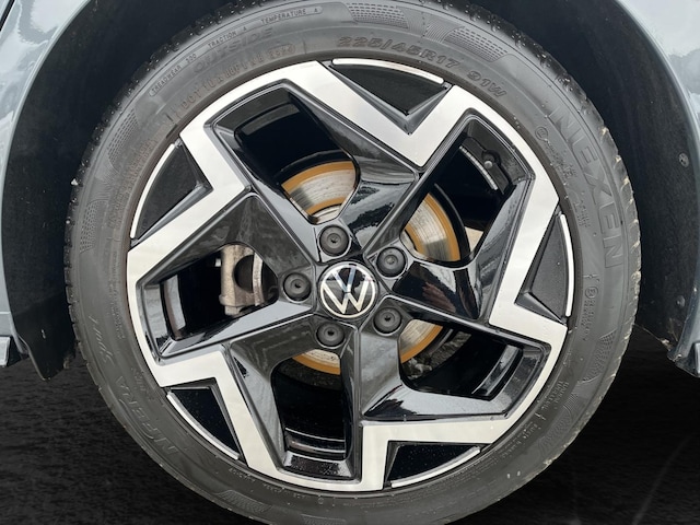Volkswagen Golf 1.5 TSI R-Line Variant