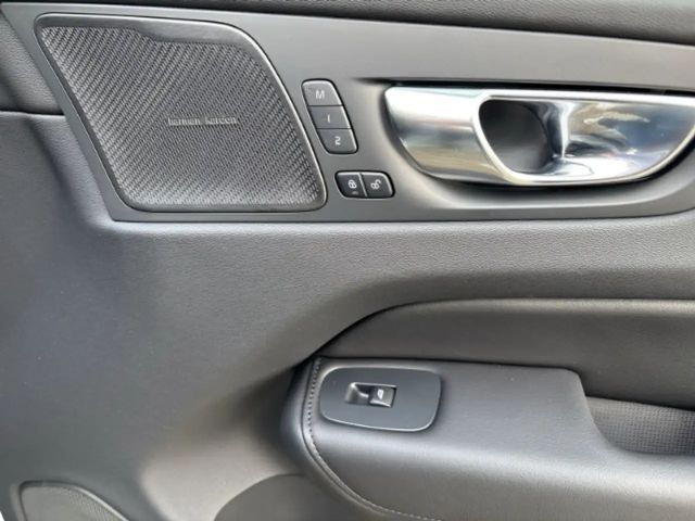 Volvo XC60 Dark Plus