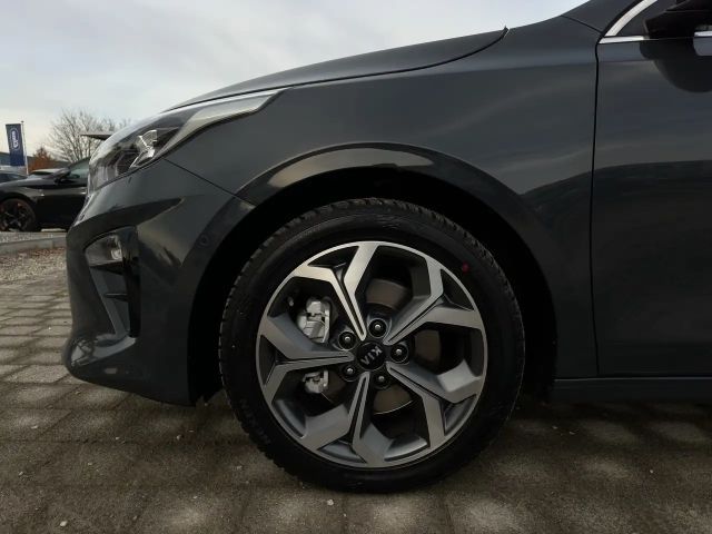 Kia Ceed CRDi Hybrid Spirit