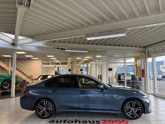 BMW 320 320i M-Sport Sedan