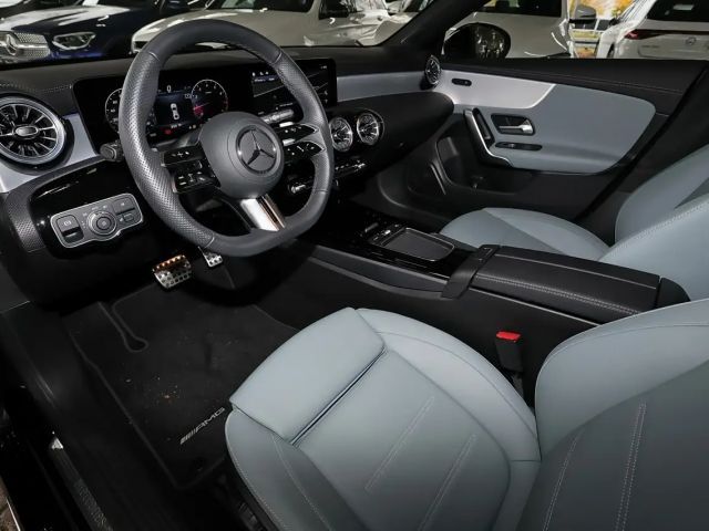 Mercedes-Benz CLA 200 AMG Line Coupé