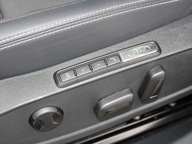 Ford Explorer Premium RWD